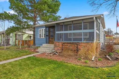 1003 Perkins St, Belle Fourche, SD 57717 photo 14