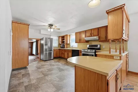 1003 Perkins St, Belle Fourche, SD 57717 photo 7