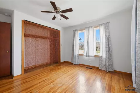 1003 Perkins St, Belle Fourche, SD 57717 photo 33