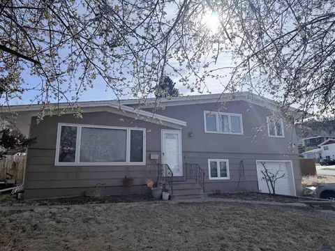 2230 Alamo Dr, Rapid City, SD 57702