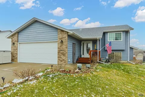 5032 S Pitch Dr, Rapid City, SD 57703