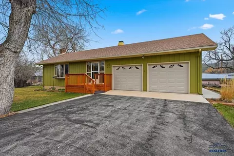 213 E Ryan St, Sundance, WY 82729