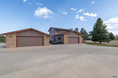 1230 Penny Ln, Rapid City, SD 57702