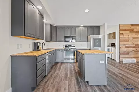 1028 S 35th St, Spearfish, SD 57783 photo 8