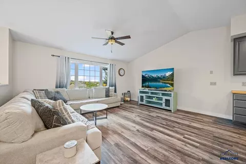 1028 S 35th St, Spearfish, SD 57783 photo 3