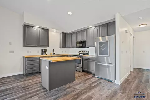 1028 S 35th St, Spearfish, SD 57783 photo 7