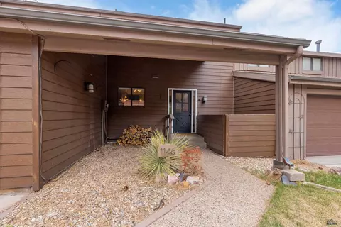 1146 Lookout Ln, Rapid City, SD 57701