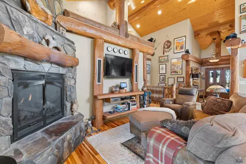 Living - 20723 Morning Star Rd, Lead, SD 57754 photo 3 of 5