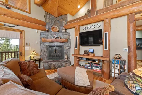 Living - 20723 Morning Star Rd, Lead, SD 57754 photo 2 of 5