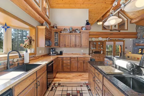 Kitchen - 20723 Morning Star Rd, Lead, SD 57754 photo 1 of 3