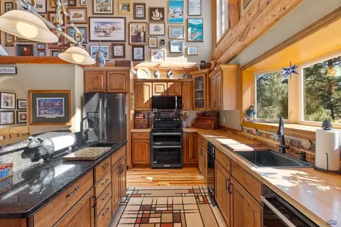 Kitchen - 20723 Morning Star Rd, Lead, SD 57754 photo 2 of 3