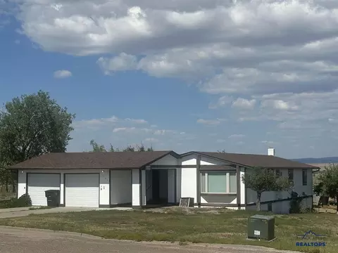 1104 C St, Edgemont, SD 57735