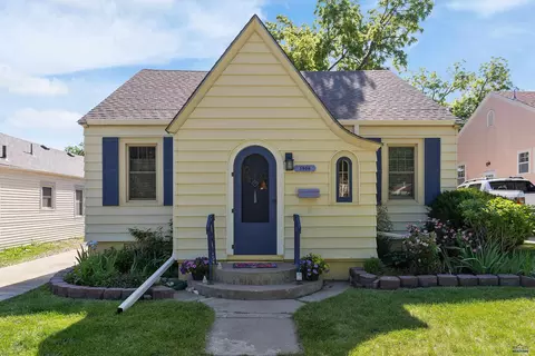 1806 9th St, Rapid City, SD 57701
