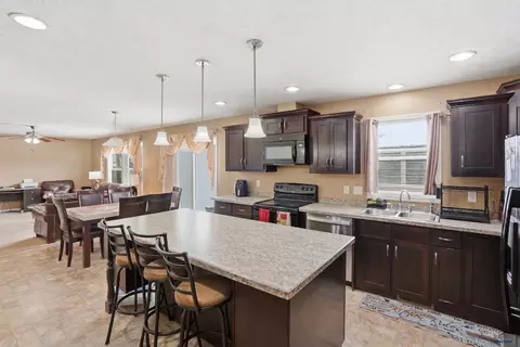 111 N 1st Ave, Faith, SD 57626