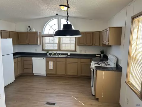 Kitchen - 300 E Main, Hermosa, SD 57744 photo 3 of 4
