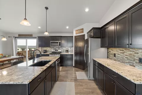 Kitchen - 556 Antietam Dr, Box Elder, SD 57719 photo 2 of 4