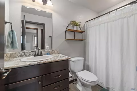 Bath - 556 Antietam Dr, Box Elder, SD 57719 photo 2 of 3