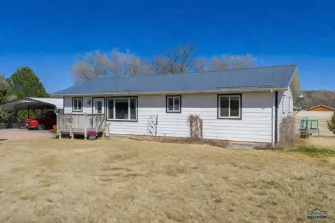 501 S 19th St, Hot Springs, SD 57747
