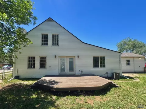 1710 Albany Ave, Hot Springs, SD 57747