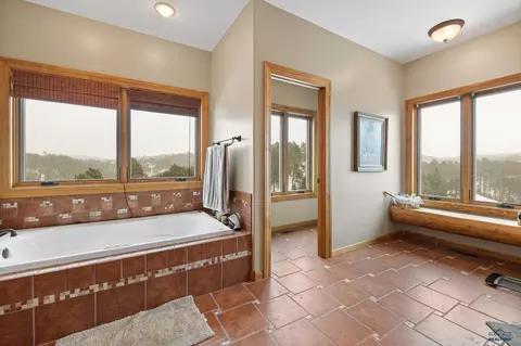 Bath - 21156 Maine Rd, Sturgis, SD 57785 photo 4 of 5