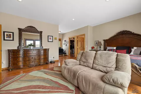 Bedroom - 21156 Maine Rd, Sturgis, SD 57785 photo 3 of 4