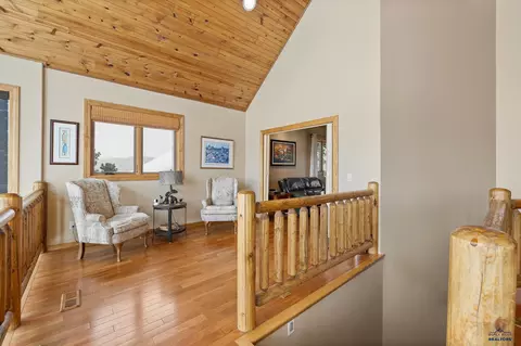 Entry Way - 21156 Maine Rd, Sturgis, SD 57785 photo 3 of 7