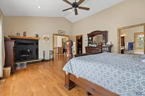 Bedroom - 21156 Maine Rd, Sturgis, SD 57785 photo 1 of 4