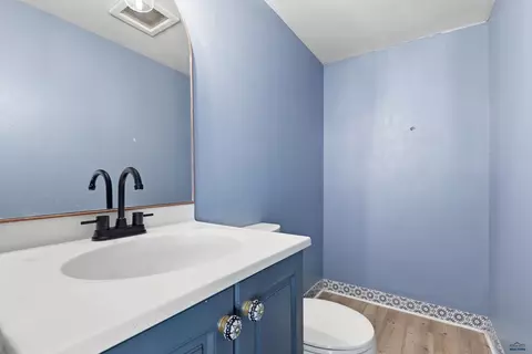 Bath - 507 Meadowlark Dr, Box Elder, SD 57719 photo 1 of 2