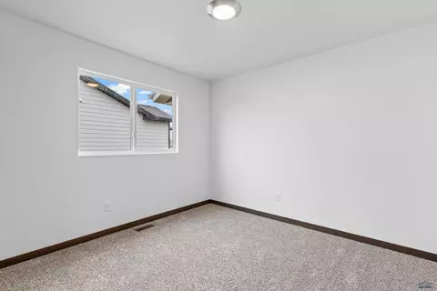 604 Bull Run Dr, Box Elder, SD 57719 photo 19