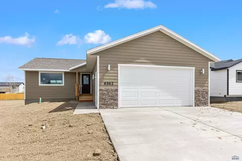 604 Bull Run Dr, Box Elder, SD 57719