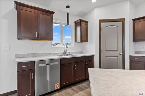 604 Bull Run Dr, Box Elder, SD 57719 photo 10