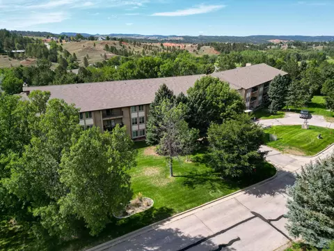 3952 Fairway Hills Dr, Rapid City, SD 57702