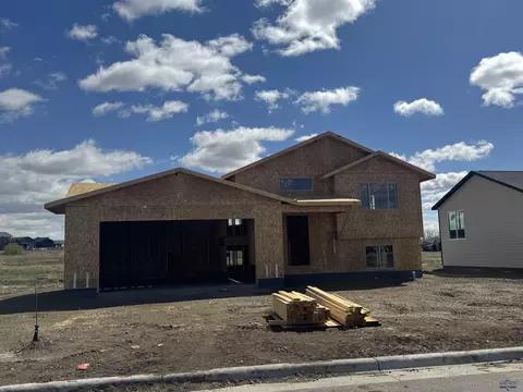 822 Mauser Rd, Rapid City, SD 57703