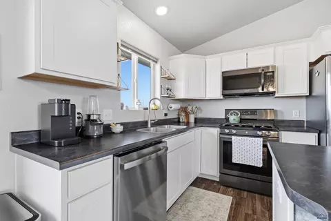 Kitchen - 24034 Pommel Loop, Rapid City, SD 57701 photo 3 of 5