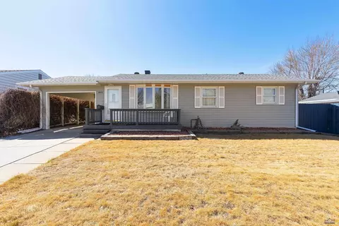 3023 Oak Ave, Rapid City, SD 57701