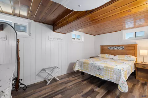 Bedroom - 920 Gordon, Custer, SD 57730 photo 4 of 4