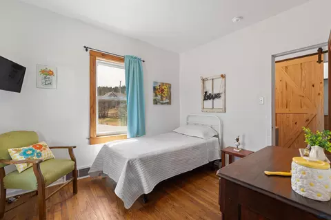 Bedroom - 920 Gordon, Custer, SD 57730 photo 3 of 4