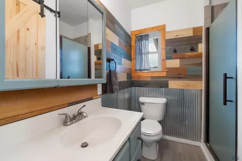 Bath - 920 Gordon, Custer, SD 57730 photo 1 of 1