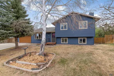 3804 Parkridge Dr, Rapid City, SD 57702