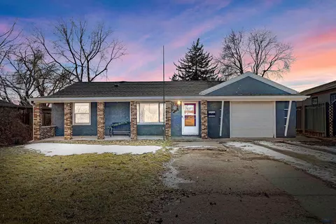 231 Philip Dr, Rapid City, SD 57702