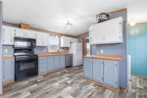 Kitchen - 4144 Fleetwood Dr, Black Hawk, SD 57718 photo 1 of 2