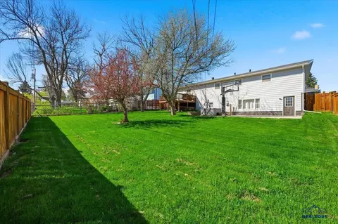 1002 Sunset Dr, Spearfish, SD 57783 photo 16