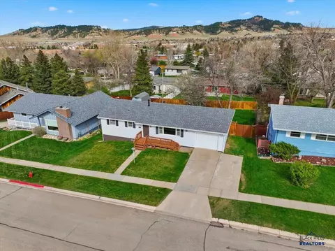 1002 Sunset Dr, Spearfish, SD 57783 photo 17