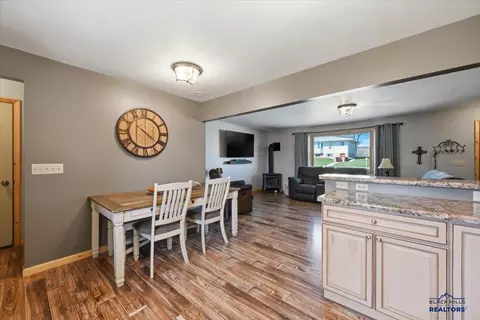 1002 Sunset Dr, Spearfish, SD 57783 photo 3