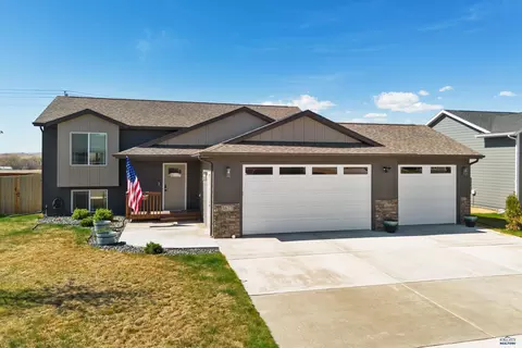 3677 Blackpowder Rd, Rapid City, SD 57703
