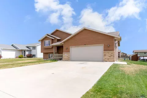 722 Radial Ln, Box Elder, SD 57719