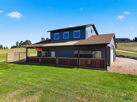 10278 Hidden Valley Ln, Belle Fourche, SD 57717