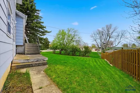 1216 W Jackson Blvd, Spearfish, SD 57783 photo 5