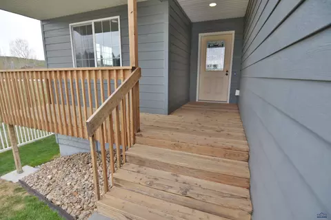6860 Cambridge Ct, Summerset, SD 57718 photo 3
