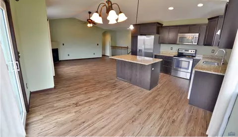 6860 Cambridge Ct, Summerset, SD 57718 photo 9
